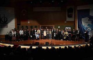 “Devamsız İşler” oyunu Keçiören’de sahnelendi