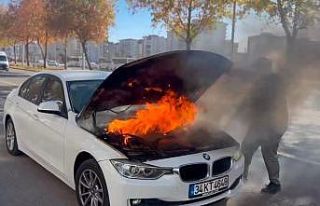 Diyarbakır’da seyir halindeki otomobilin motoru...