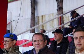 Dostluk maçı gri pasaporta takıldı