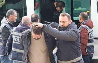 Döviz bürosunda yaşanan soygunla ilgili 7 kişi...