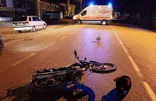 Eğirdir’de otomobil ile motosiklet çarpıştı:...