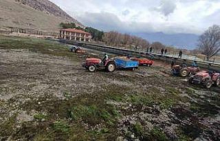 El ele verip su kaçağını imece usulü tamir ettiler