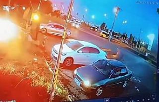 El freni çekilmeyen araç caddeye kaydı, faciayı...