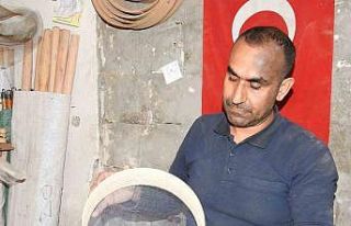 Elek ustası 32 yıldır mesleğini severek sürdürüyor