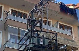 Elektrik trafosu patladı: O anlar kamerada