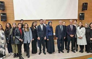 Emekli Büyükelçi Hüseyin Lazip Diriöz, öğrenciler...