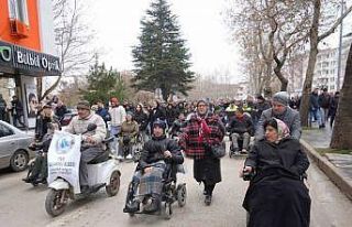 Engelliler Günü’nde farkındalık için yürüdüler