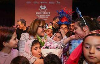 Engelsiz Yaşam Merkezi’nde tedavi gören öğrenciler...