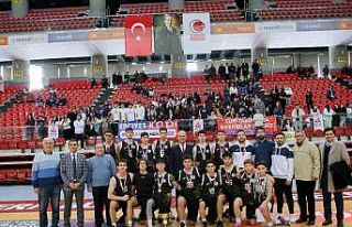 Erciyes Koleji yine zirvede