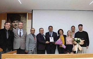 ERÜ Tıp Fakültesi’nde emekli profesöre tören...