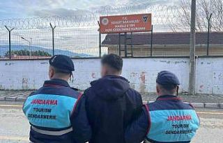 Eş zamanlı operasyonlarda 60 şahıs yakalandı