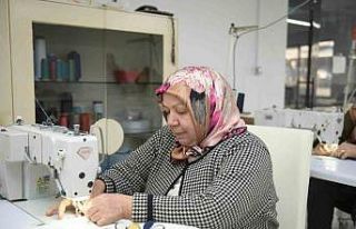 Esenyurt’ta kadınlar el sanatlarının inceliklerini...