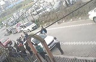 Esenyurt’ta yolda yürüyen gence silahlı saldırı