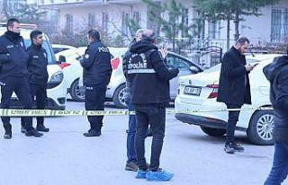 Eski kayınpederini sokak ortasında tabancayla vurdu