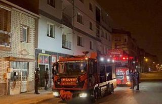Eskişehir’de yangın çıkan evde 1 kadın ve 2...