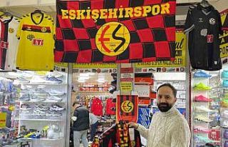 Eskişehirspor’un maç heyecanı forma satışlarına...