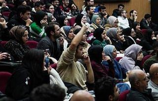 ETÜ’de evrenin doğumu ve ölümü konuşuldu