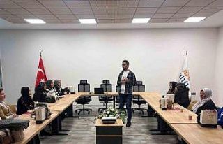 Ev hanımı kadınlar üniversitede ders başı yaptı