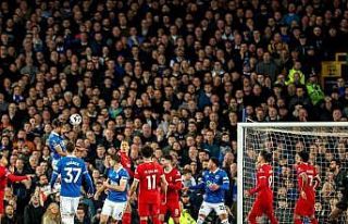 Everton - Liverpool derbisi ertelendi