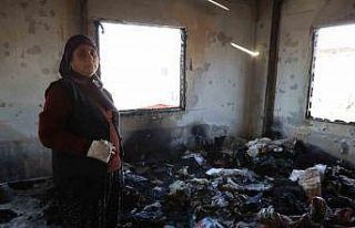 Evinde çıkan yangını söndürmeye çalışırken...