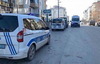 Evinde hareketsiz halde bulunan öğretmen kurtarılamadı