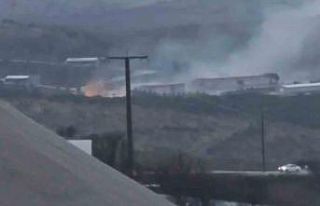 Fabrikadaki yangın komşu mahalleden görüntülendi