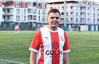 Futbolun Mike Tyson’u, 59 yaşında sahalara geri...