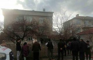 Garajda başlayan yangın eve sıçradı