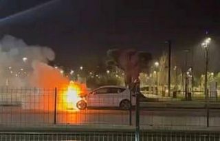 Gaziantep’te seyir halindeki araç alev alev yandı