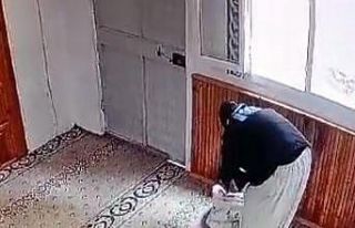 Gece saklandığı camide kadın kılığına girip...