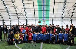 “Geleceğin Yıldızları Turnuvası”nda kupalar...