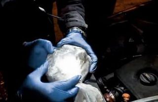 Gelibolu’da aracın motor kısmından uyuşturucu...