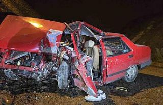 Gençlerin Tofaş’la hızı elektrik direğinde...