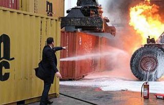 Giresun limanında çıkan yangın korkuttu