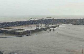 Giresun’da fırtına balık kafeslerini kıyıya...