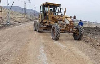 Gölbaşı ilçesinde yollar onarılıyor
