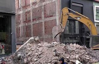 Güngören’de çöken binada enkaz altında kalan...