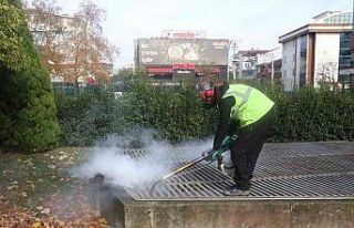 Haşerelerin üremesini önlemek amacıyla ilaçlama...