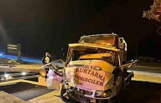 Hatay’da hafriyat kamyonu ile çekici çarpıştı:...