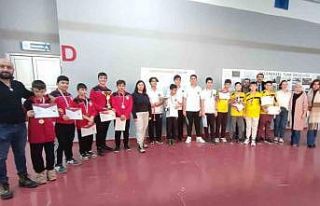 Hedefi tutturan gençler dereceye girdi