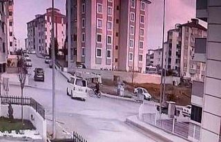 İki kişinin yaralandığı kaza kamerada