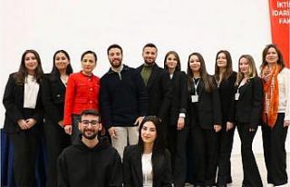 İletişim mezunları, öğrencilerine tecrübelerini...