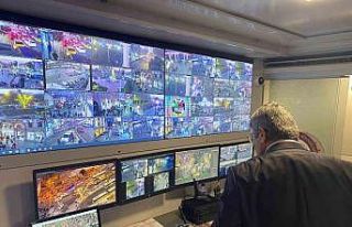 İstanbul Emniyeti’nden Taksim’de mobil komuta...