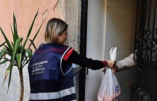İzmir’de 5 ton mandalina örnek iş birliği ile...