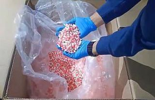 İzmir’de araçta uyuşturucuya 1 gözaltı