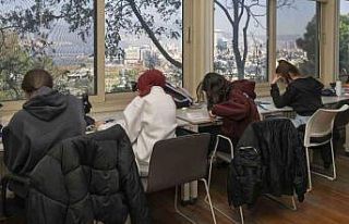 İzmir’in kütüphaneleri binlerce genci ağırlıyor