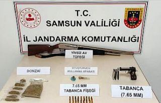 Jandarma silah ve uyuşturucu ele geçirdi