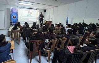 Jandarmadan 325 öğrenci ve 18 öğretmene siber...