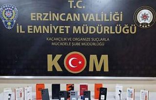 Kaçak cep telefonu satışı yapan şahıs yakalandı