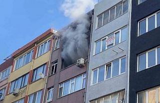 Kadıköy’de apartman dairesi alev alev yandı